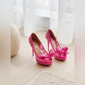 VALENTINO Lace Bow Accent Pumps (SIZE 40.5)